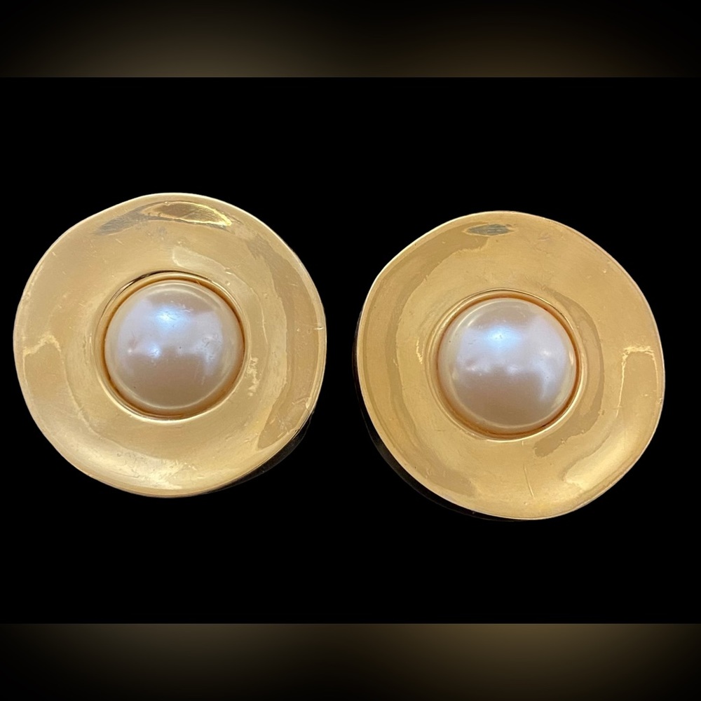 Givenchy Jumbo Oversized Pearl Gold Dome Round Clip Earrings 90s vintage